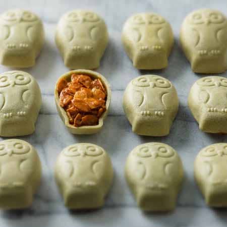 手土産におすすめ縁起が良いフクロウのフロランタン